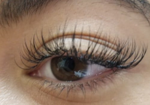Can lash extension look natural?